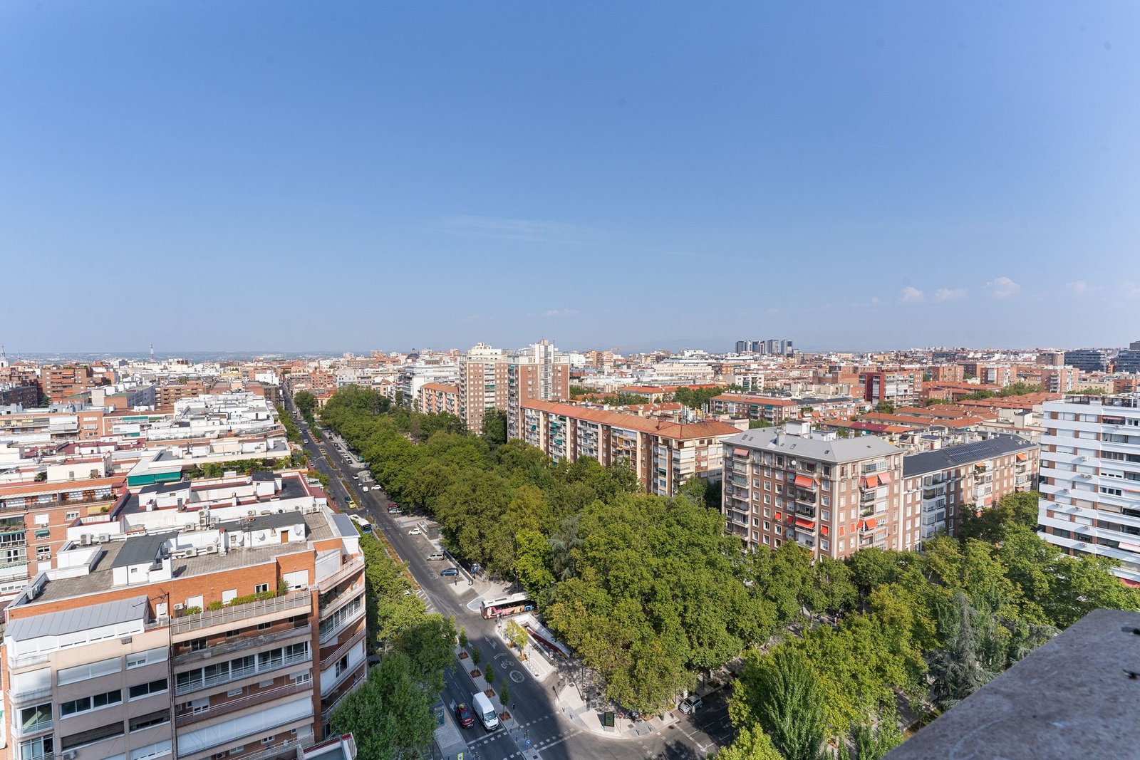 Vistas de Madrid desde piso en alquiler — De La Mano Servicios Inmobiliarios